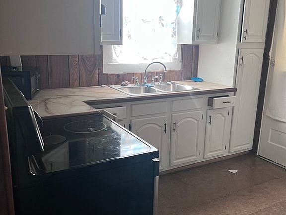 4th image of 500 Montana Ave