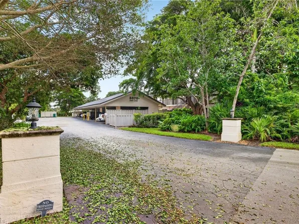 3370 10th St N, Naples, FL