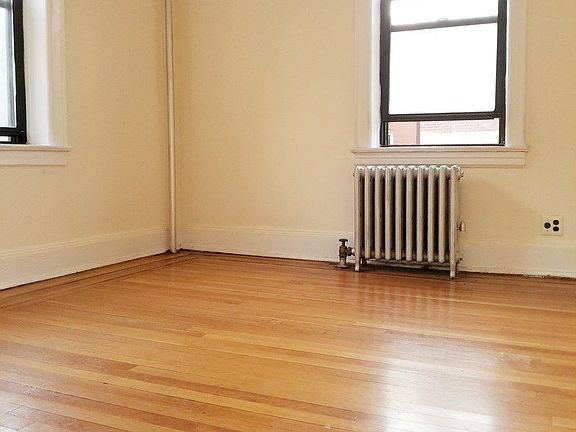 2nd image of 2526 44th St APT A3