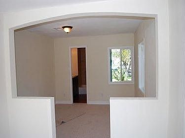 2nd image of 719 E Pennsylvania Ave