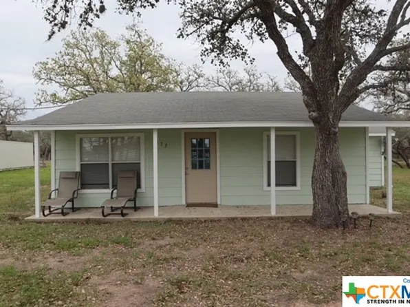 173 McAdams Ln S, Goliad, TX 77963