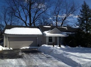 2040 Richwood Rd, Auburn Hills, MI 48326