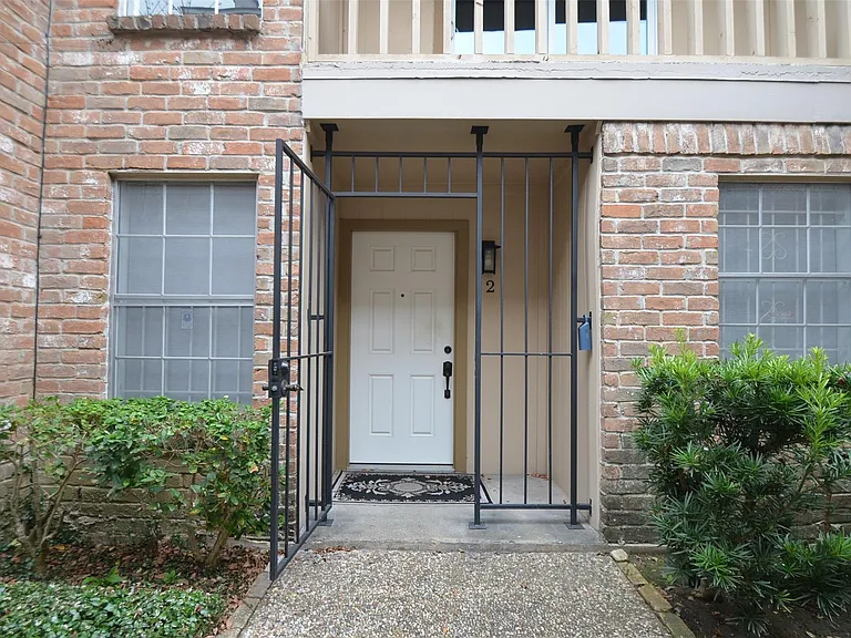 5524 Beverlyhill St #2 — Photo 38