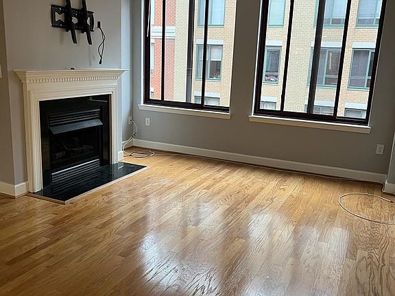 5th image of 1201 N Garfield St APT 811