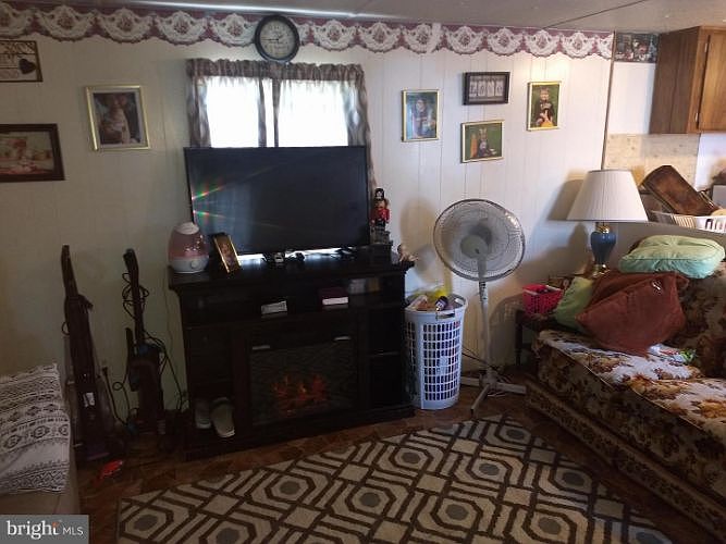 2nd image of 569 Trenum Dr