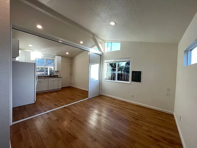 112 Lotus Way — Photo 4