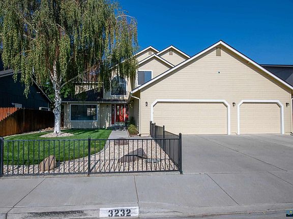 3rd image of 3232 Oreana Dr