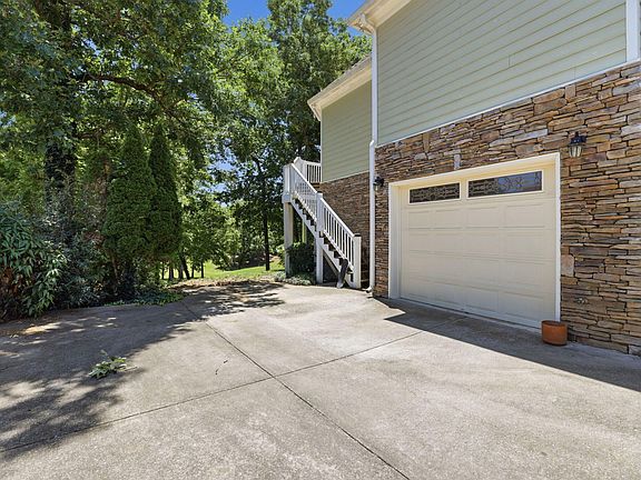 4th image of 1627 Windstone Dr
