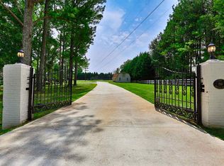 196 Robins Rd, Huntsville, AL 35749