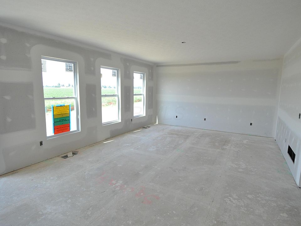 2nd image of 162 Alderwood Cir N #81