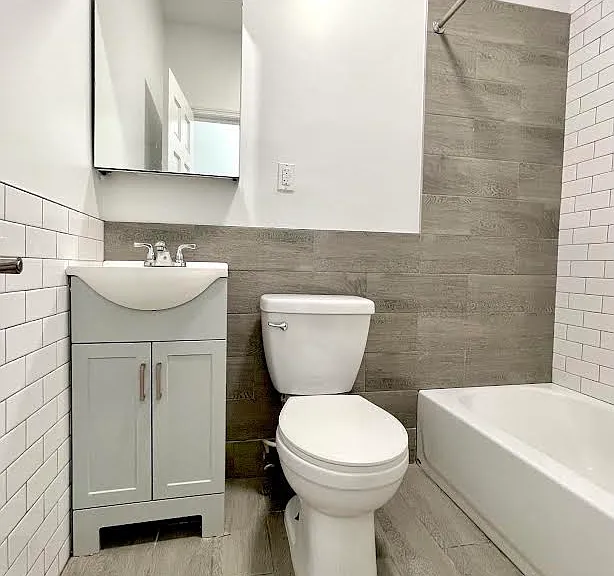 206 Irving Ave #2R — Photo 10