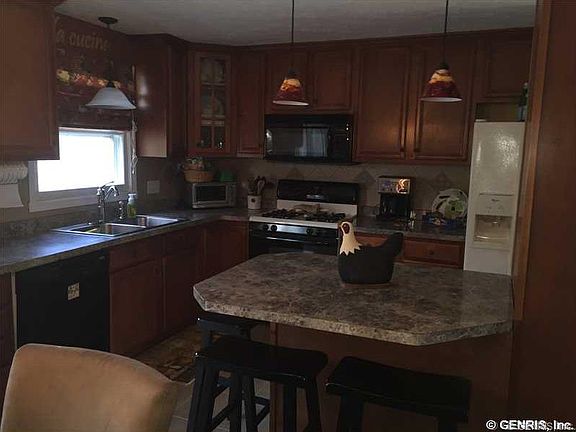2nd image of 76 Buttonwood Dr