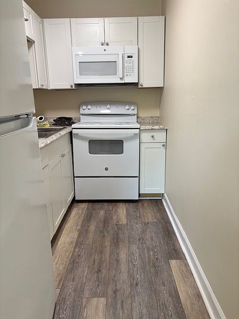 1st image of 121 W 1st St