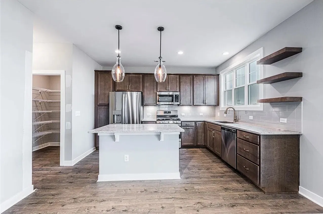 Beautiful 4BR/2.5BA new construction home in Meadows of Dove Point Alvaton, KY — Photo 3
