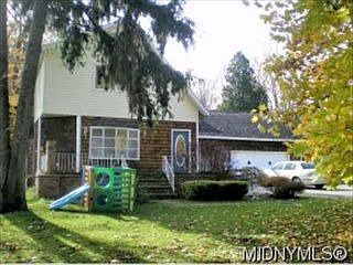 2nd image of 9640 Wakefield St
