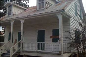 1st image of 117 W Bridge St