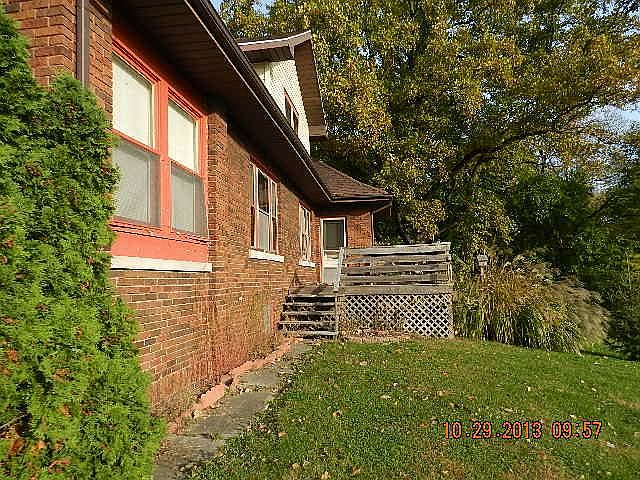 2nd image of 206 W Main St