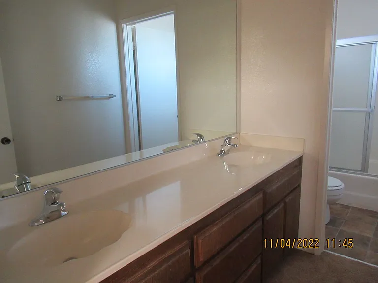 1220 Iris Ct — Photo 12