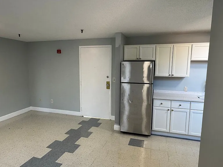 46 Amesbury St #3A — Photo 5