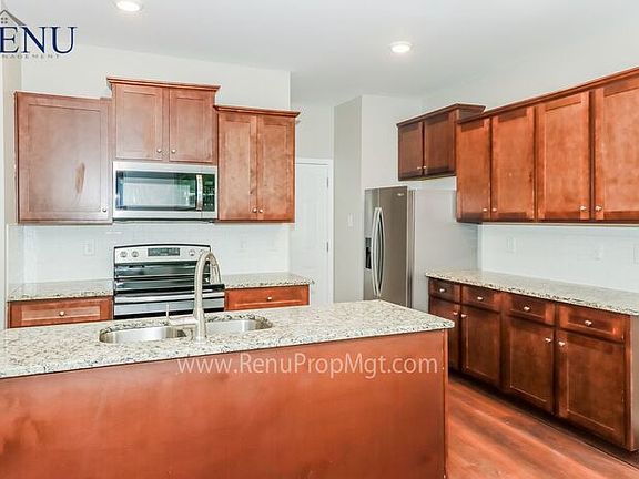 4th image of 292 Rankin Cir