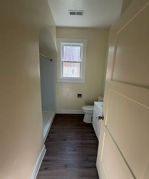121 Richmond Ave — Photo 9