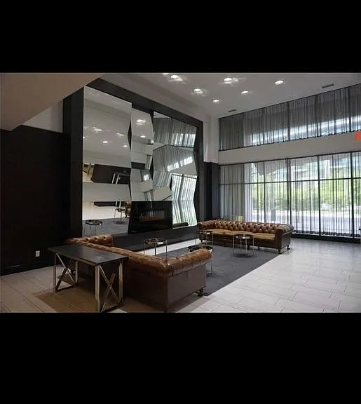 35 Bastion St — Photo 1