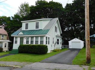 25 Harlow Rd, Springfield, VT 05156