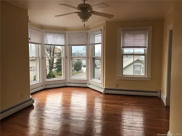 36 School St #3, Groton, CT 06340