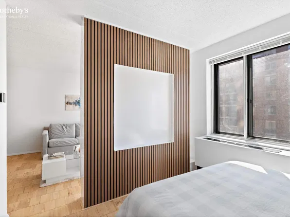 280 Rector Place image 4 of 17