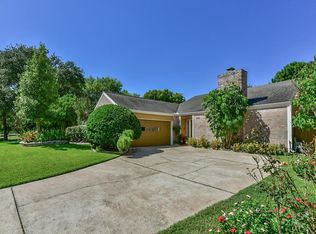 11422 Olympia Dr, Houston, TX 77077