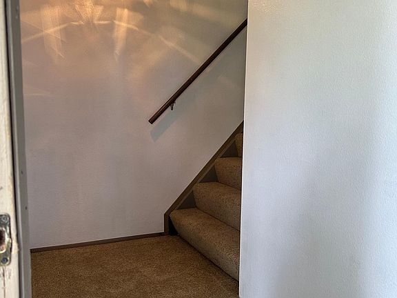 2nd image of 618 N Ocosta St #B