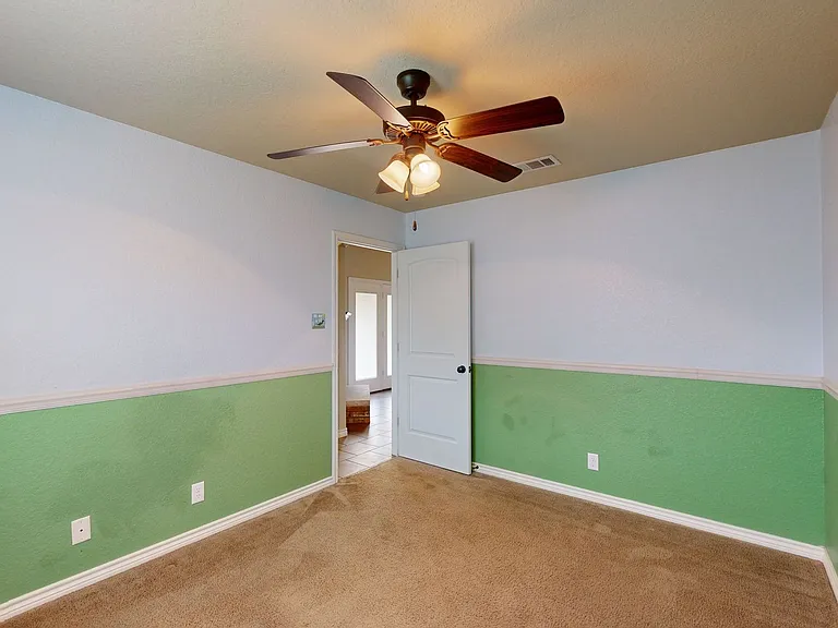 504 W Orion Dr — Photo 29