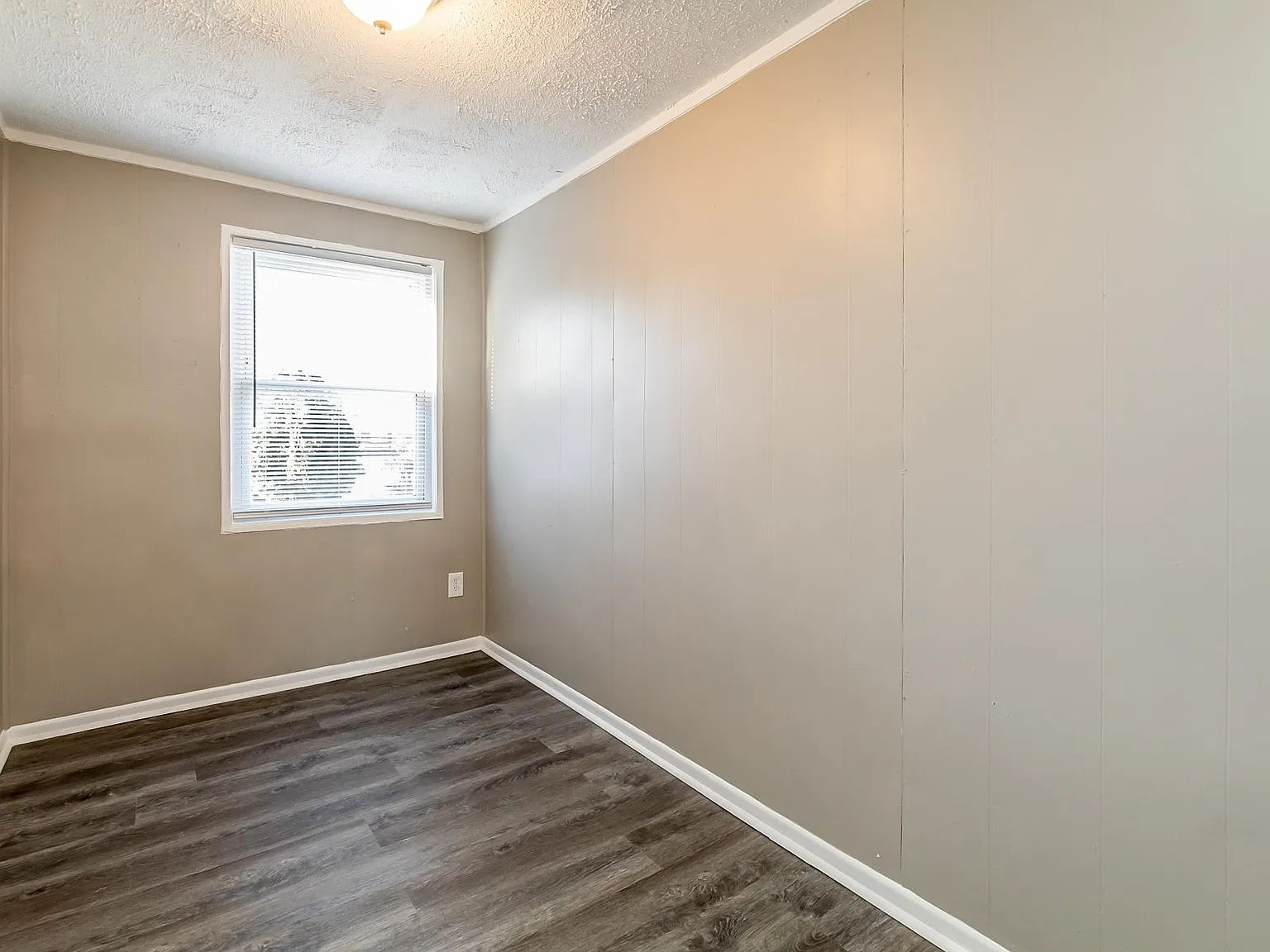7839 Saint Claire Ln — Photo 4