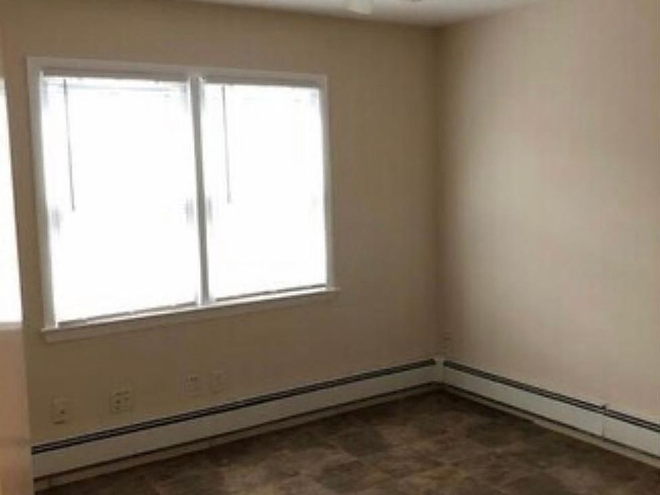 1st image of 881 E Park Ave APT 2