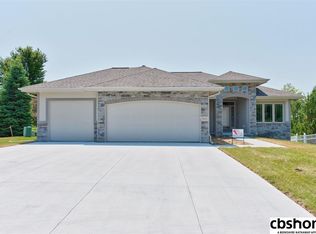 16315 Jaynes St, Omaha, NE 68116