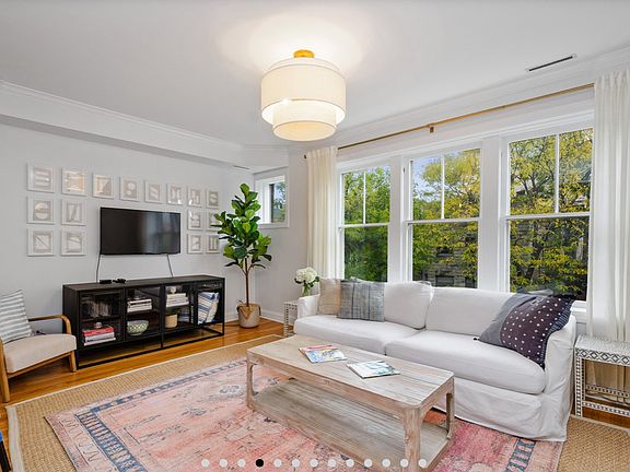 5th image of 737 W Belden Ave APT F