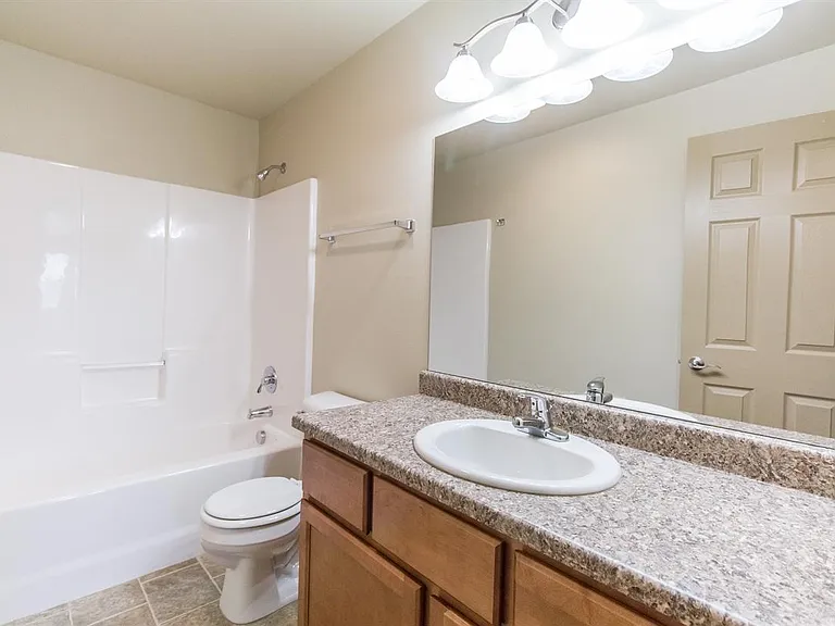 Tyson Vance Apartments — Photo 8