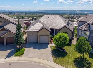 87 N Royal Ridge Ter NW, Calgary, AB T3G5Z1