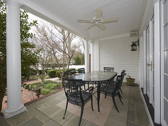 3rd image of 15 Elm Ln