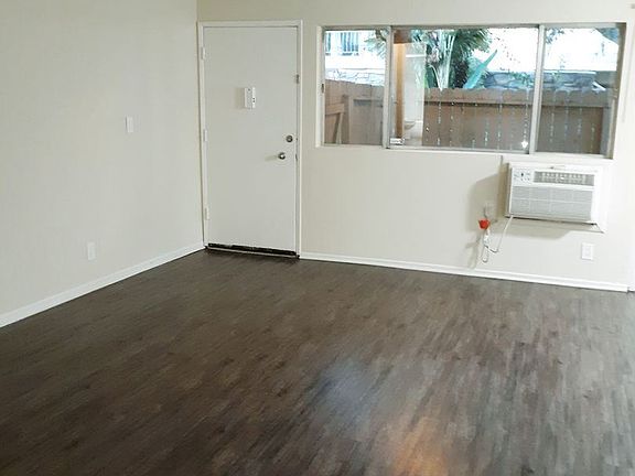 5th image of 17950 Burbank Blvd #19