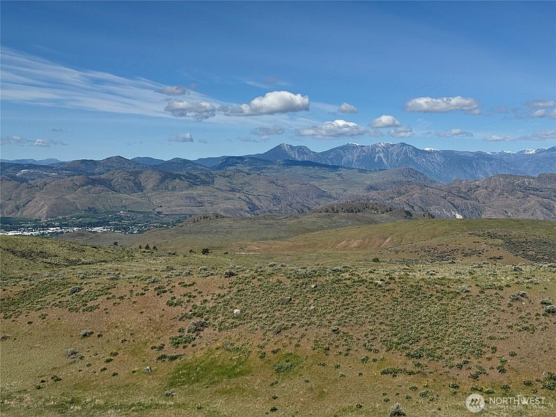 3rd image of 35 Sunset Ridge Road