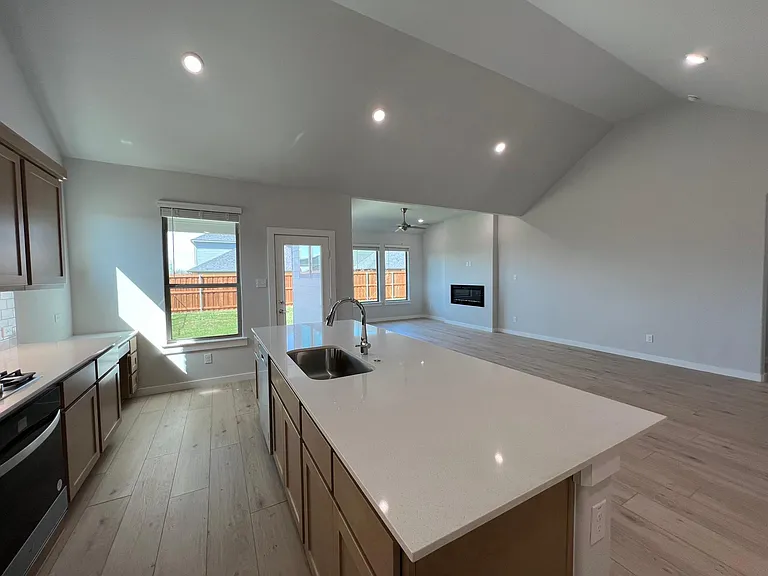 2517 Clearspring Dr — Photo 3