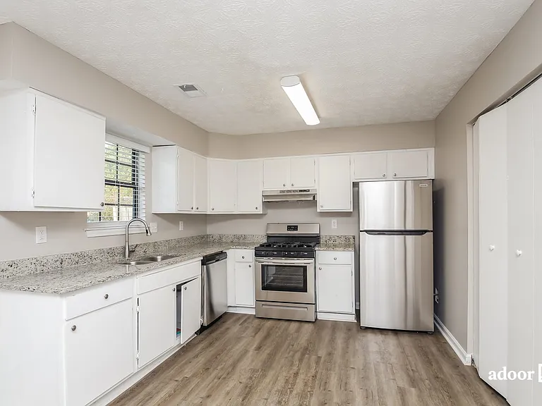 3605 Stephanie Ct — Photo 3