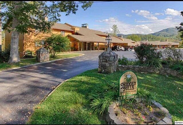 Hidden Hills Condo Village 
