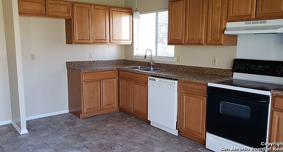 2nd image of 9527 Quicksilver Dr