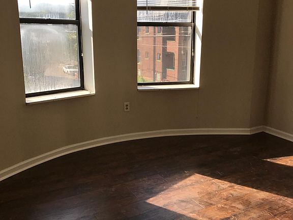 4th image of 620 N Saint Clair St #N7