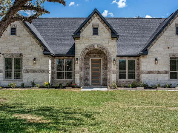 114 Center Tree Dr, Palacios, TX 77465