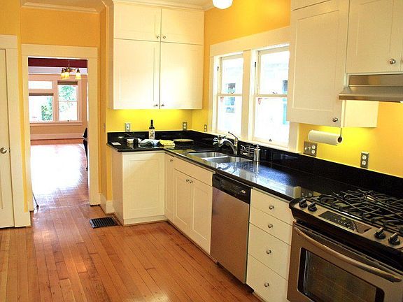 Gourmet Kitchen