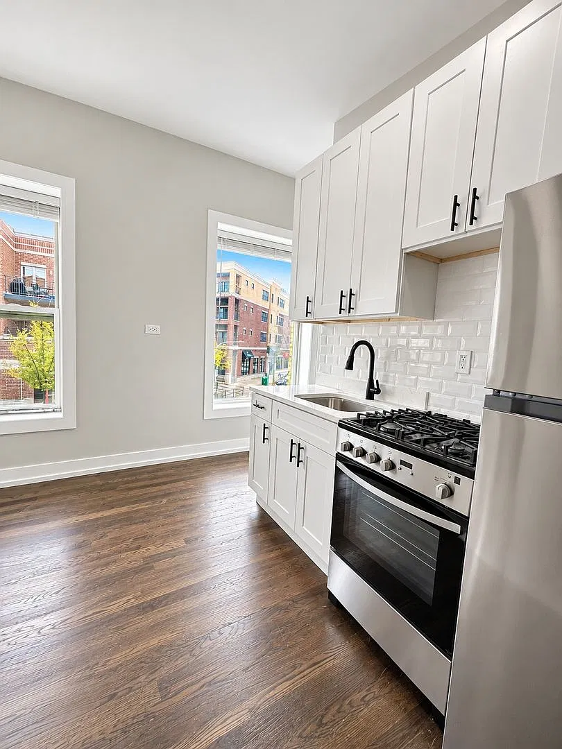 2315 N Milwaukee Ave — Photo 1
