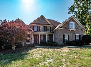 554 Ballymote Ct, Matthews, NC 28104